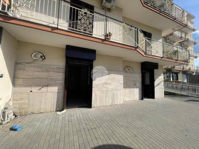 Locale Commerciale in affitto a Casalanno, Quarto