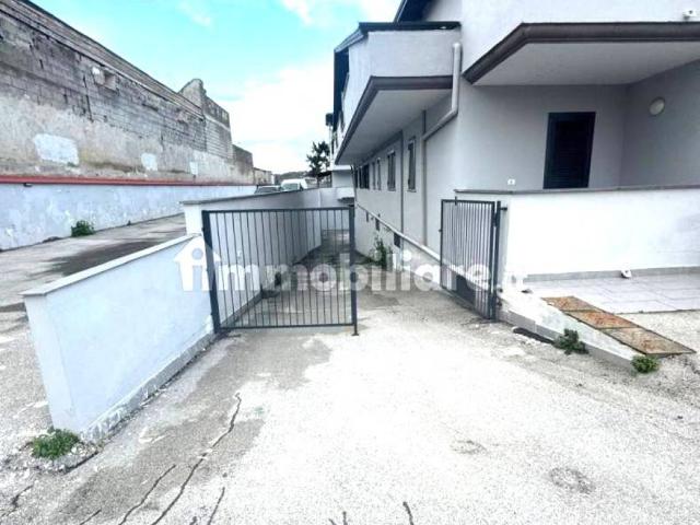 Locale Commerciale in affitto a Masullo, Quarto