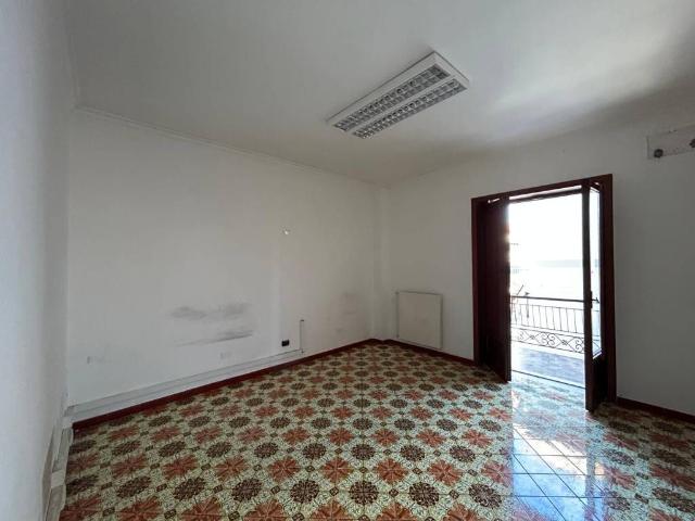 Locale Commerciale in affitto a Quarto, Campania