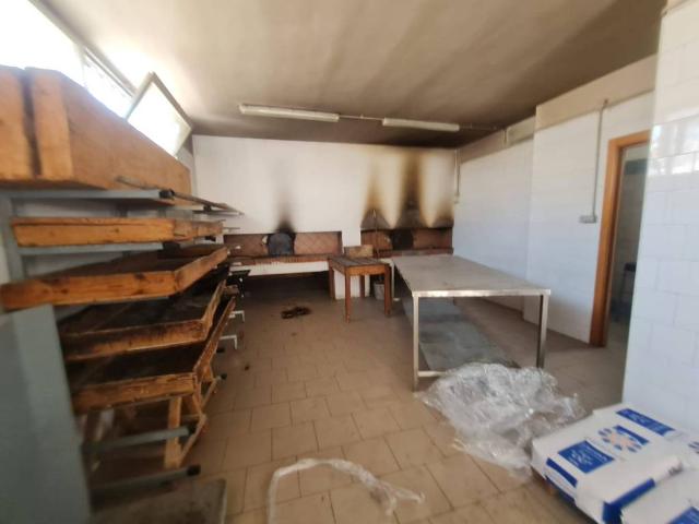 Locale Commerciale in affitto a Quarto, Campania