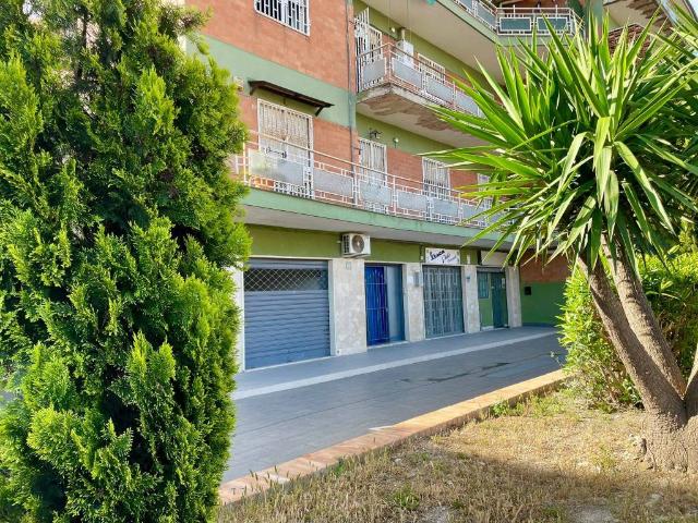 Locale Commerciale in affitto a Casalanno, Quarto