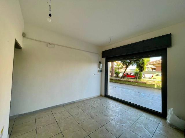 Locale Commerciale in affitto a Casalanno, Quarto