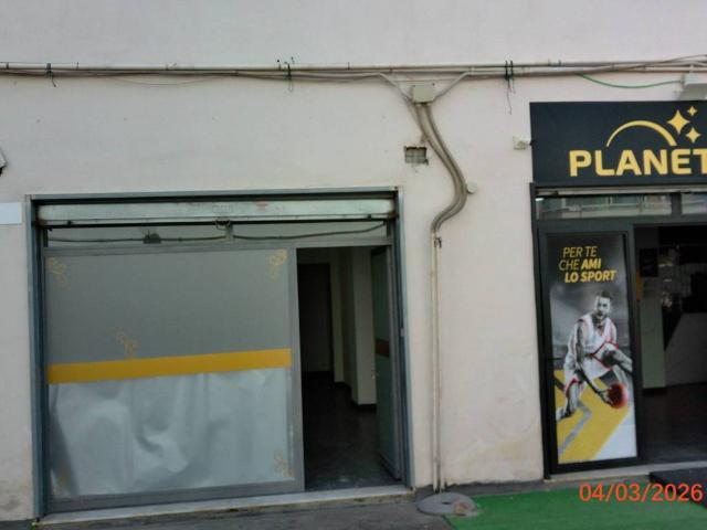 Locale Commerciale in affitto a Casalanno, Quarto