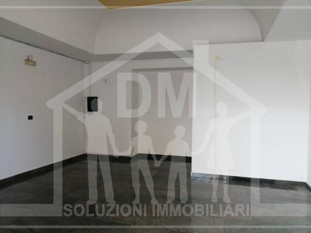 Locale Commerciale in affitto a Masullo, Quarto