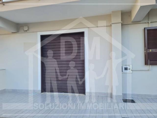 Locale Commerciale in affitto a Casalanno, Quarto