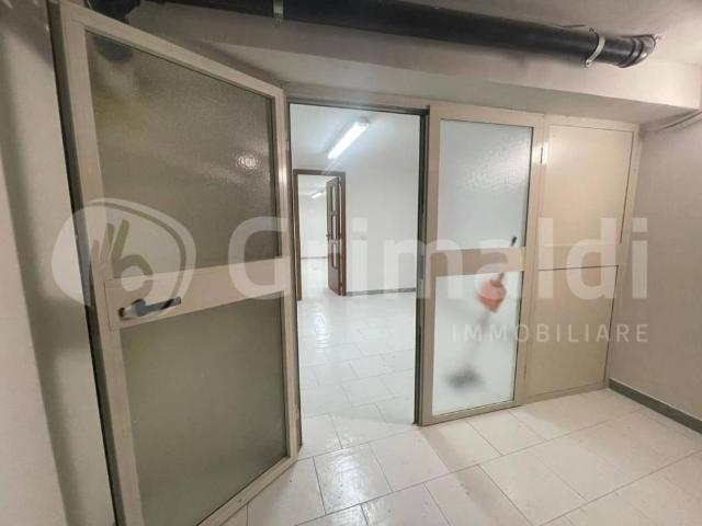Locale Commerciale in affitto a Quarto, Campania