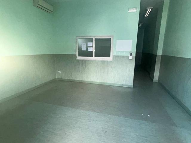 Locale Commerciale in affitto a Quarto, Campania