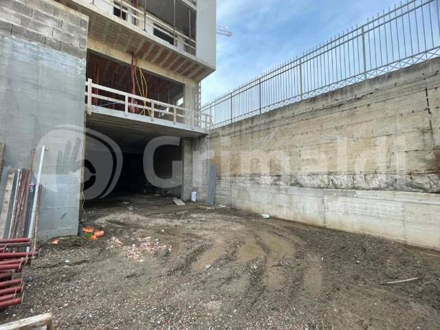 Locale Commerciale in affitto a Quarto, Campania