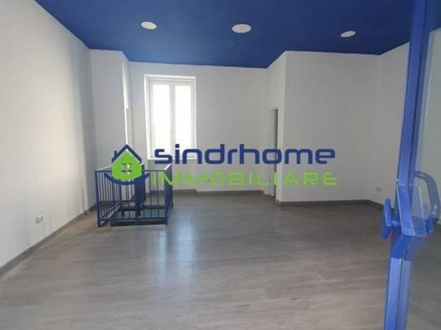 Locale Commerciale in affitto a Quarto, Campania