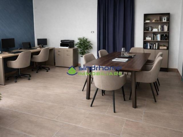 Locale Commerciale in affitto a Quarto, Campania