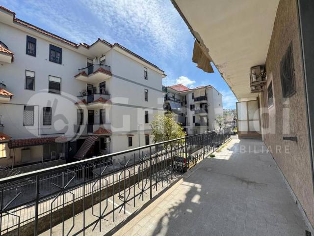Locale Commerciale in affitto a Quarto, Campania