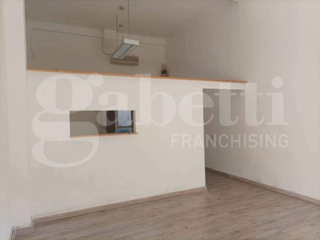 Locale Commerciale in affitto a Sant'Antonio, Quartu Sant'elena