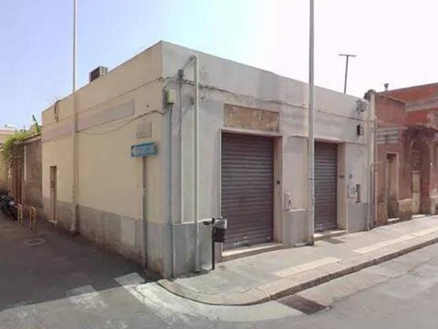 Locale Commerciale in affitto a Sant'Antonio, Quartu Sant'elena
