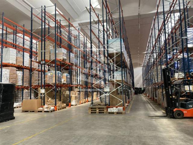 Locale Commerciale in affitto a Colline Matildiche, Re