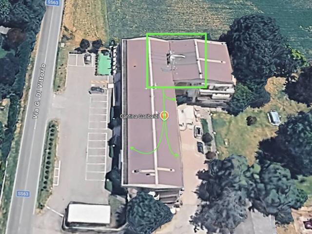 Locale Commerciale in affitto a Colline Matildiche, Re