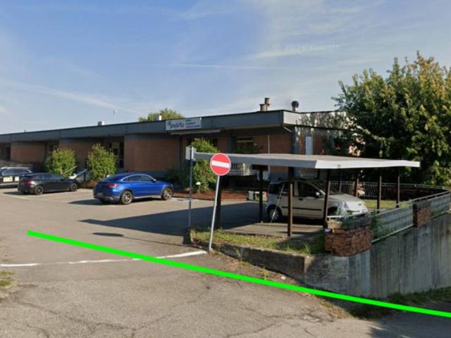 Locale Commerciale in affitto a Colline Matildiche, Re