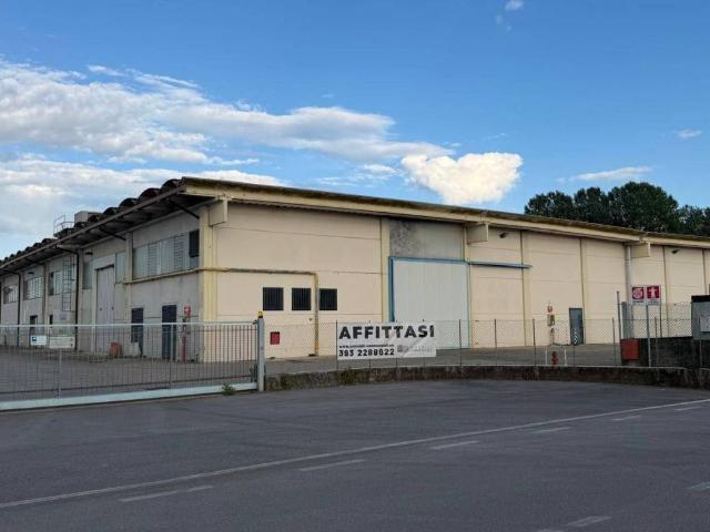 Locale Commerciale in affitto a Quinto Di Treviso, Veneto