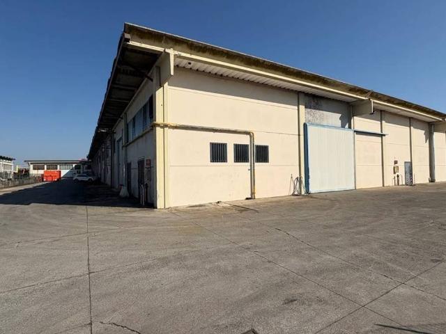 Locale Commerciale in affitto a Quinto Di Treviso, Veneto