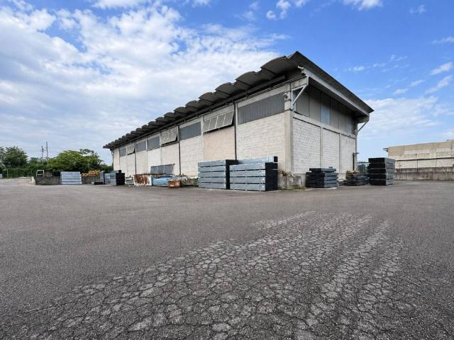 Locale Commerciale in affitto a Quinto Di Treviso, Veneto