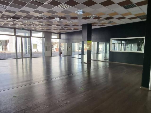 Locale Commerciale in affitto a Treviso, Veneto