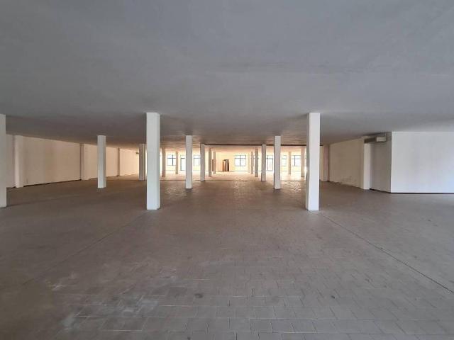 Locale Commerciale in affitto a Quinto Di Treviso, Veneto