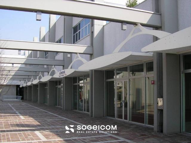 Locale Commerciale in affitto a Quinto Di Treviso, Veneto