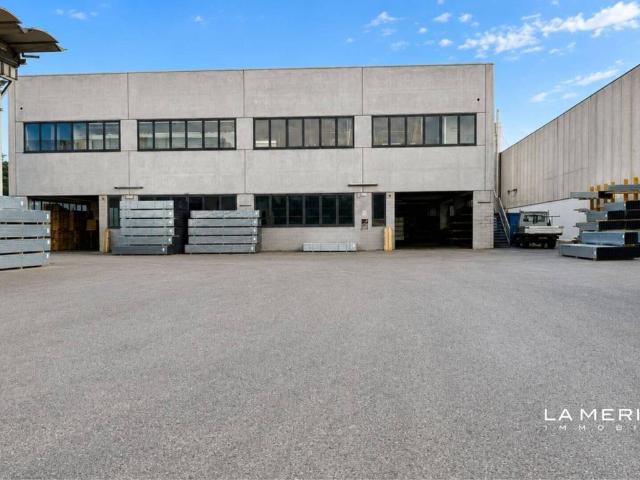 Locale Commerciale in affitto a Quinto Di Treviso, Veneto