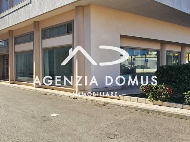 Locale Commerciale in affitto a Puglia, Lecce