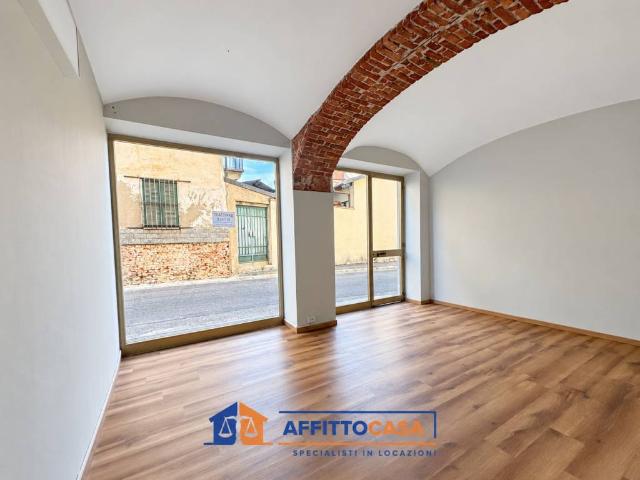 Locale Commerciale in affitto a Piemonte, Cuneo