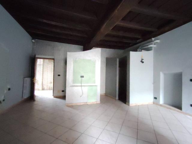 Locale Commerciale in affitto a Piemonte, Cuneo