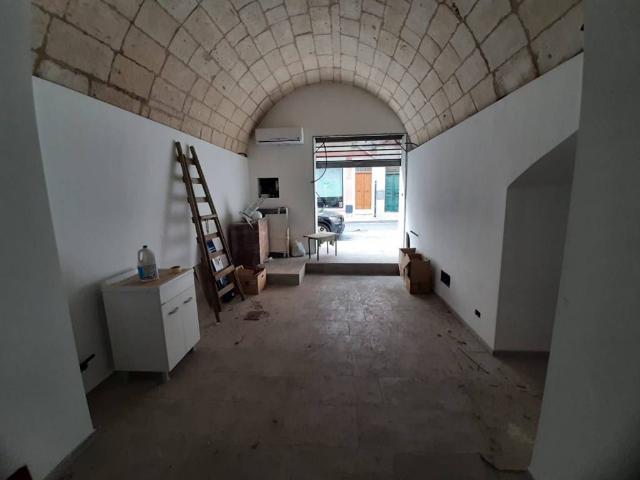 Locale Commerciale in affitto a Ragusa, Cappuccini