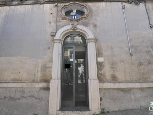 Locale Commerciale in affitto a Ragusa, Cappuccini
