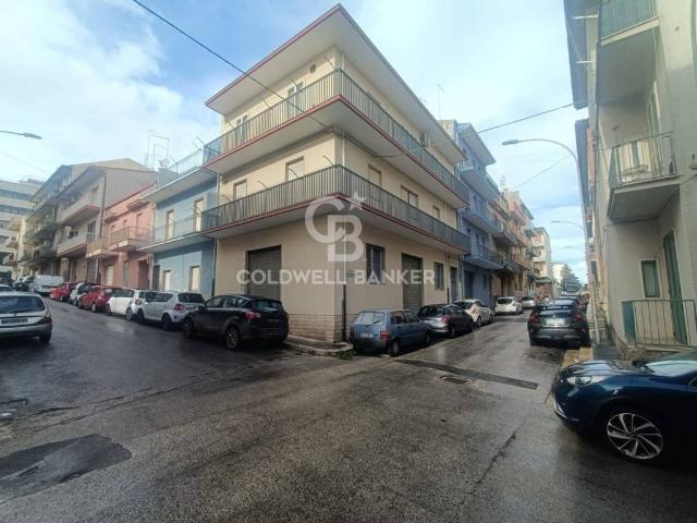 Locale Commerciale in affitto a Ragusa, Sicilia