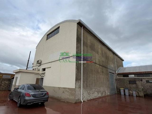Locale Commerciale in affitto a Ragusa, Sicilia