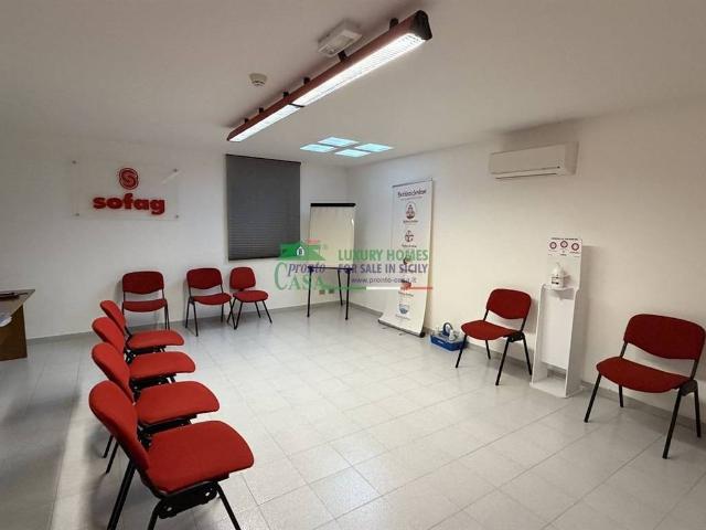 Locale Commerciale in affitto a Ragusa