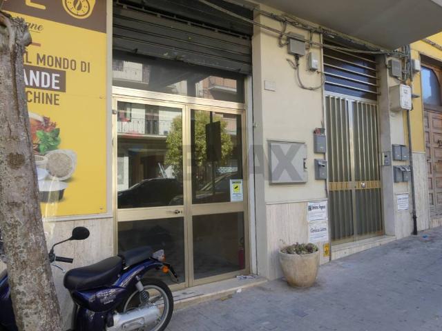 Locale Commerciale in affitto a Ragusa, Sicilia