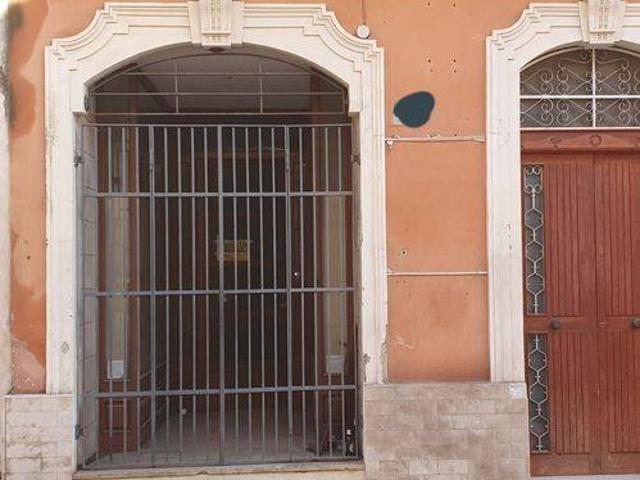 Locale Commerciale in affitto a Ragusa Ibla, Ragusa