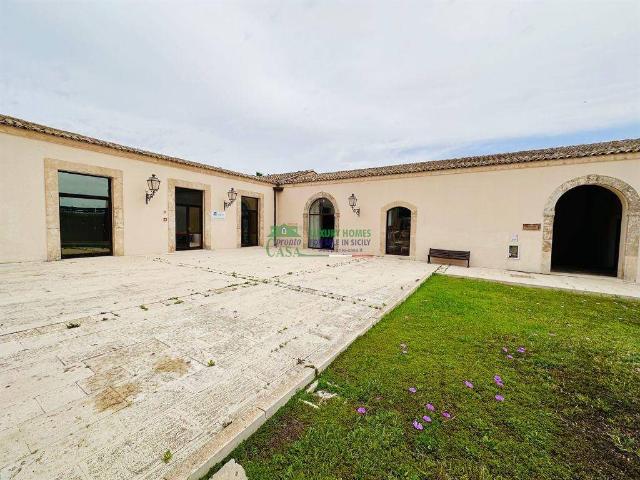 Locale Commerciale in affitto a Ragusa