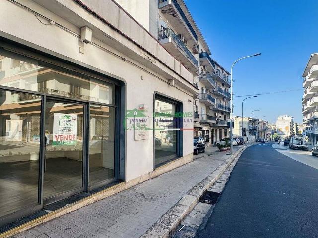 Locale Commerciale in affitto a Ragusa, Cappuccini