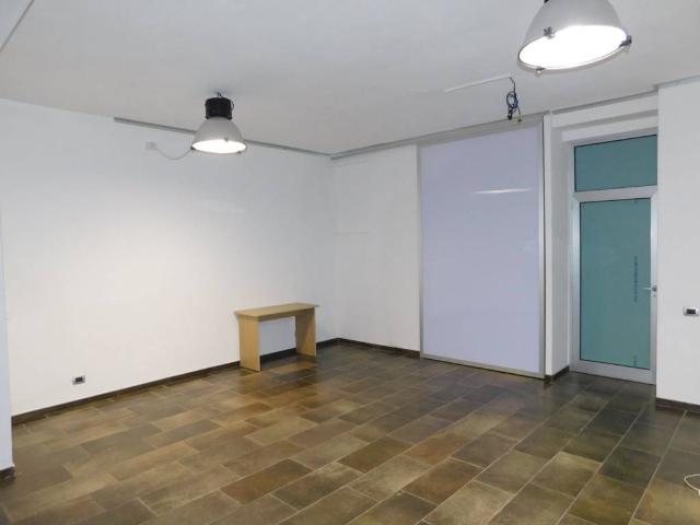 Locale Commerciale in affitto a Ragusa, Sicilia