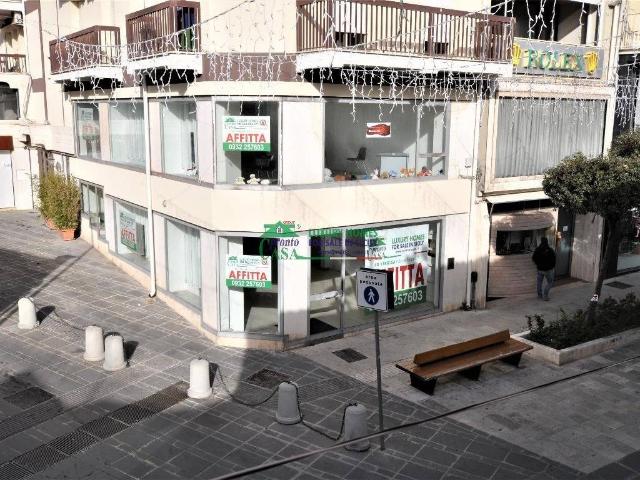 Locale Commerciale in affitto a Ragusa, Cappuccini