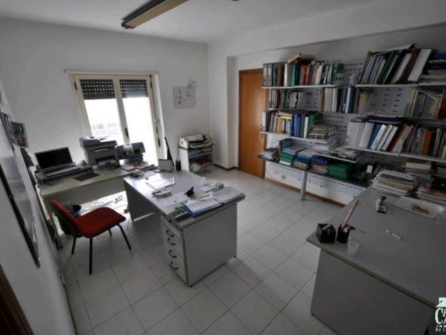 Locale Commerciale in affitto a Ragusa Ibla, Ragusa