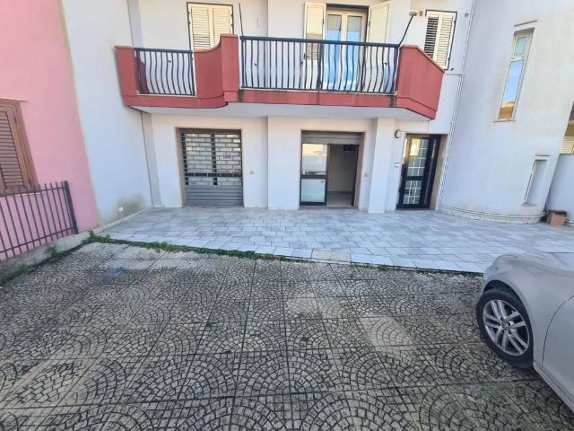 Locale Commerciale in affitto a Annunziata, Ragusa