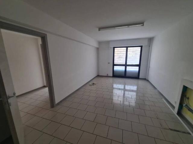 Locale Commerciale in affitto a Annunziata, Ragusa