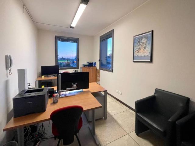Locale Commerciale in affitto a Ranica, Lombardia
