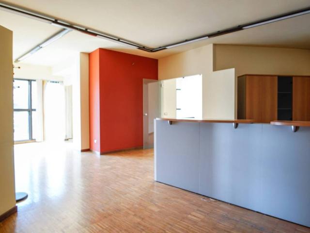 Locale Commerciale in affitto a Ranica, Bergamo