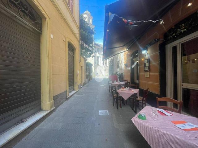 Locale Commerciale in affitto a San Michele di Pagana, Rapallo