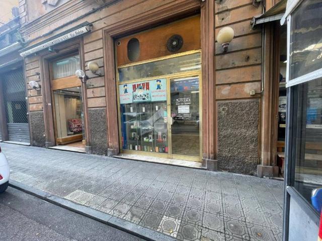 Locale Commerciale in affitto a San Michele di Pagana, Rapallo