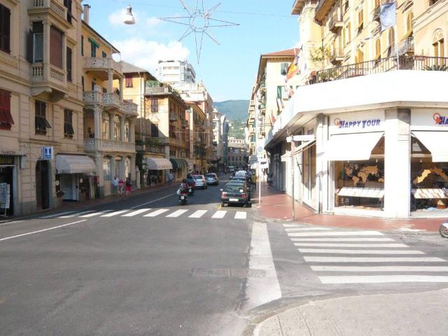 Locale Commerciale in affitto a San Michele di Pagana, Rapallo