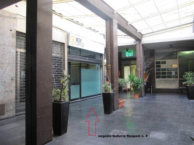Locale Commerciale in affitto a Ravenna, Reggio Emilia